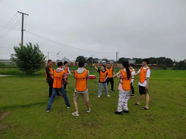 遠(yuǎn)程監(jiān)控,報(bào)警巡邏,清機(jī)加鈔,清分整點(diǎn),憑證寄庫,頭寸箱寄庫,商鋪安保,智能家居