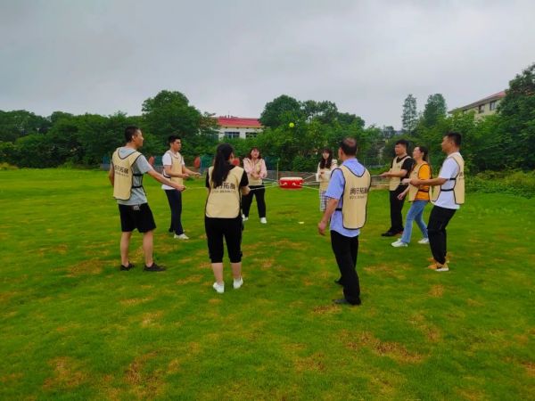 遠(yuǎn)程監(jiān)控,報(bào)警巡邏,清機(jī)加鈔,清分整點(diǎn),憑證寄庫,頭寸箱寄庫,商鋪安保,智能家居